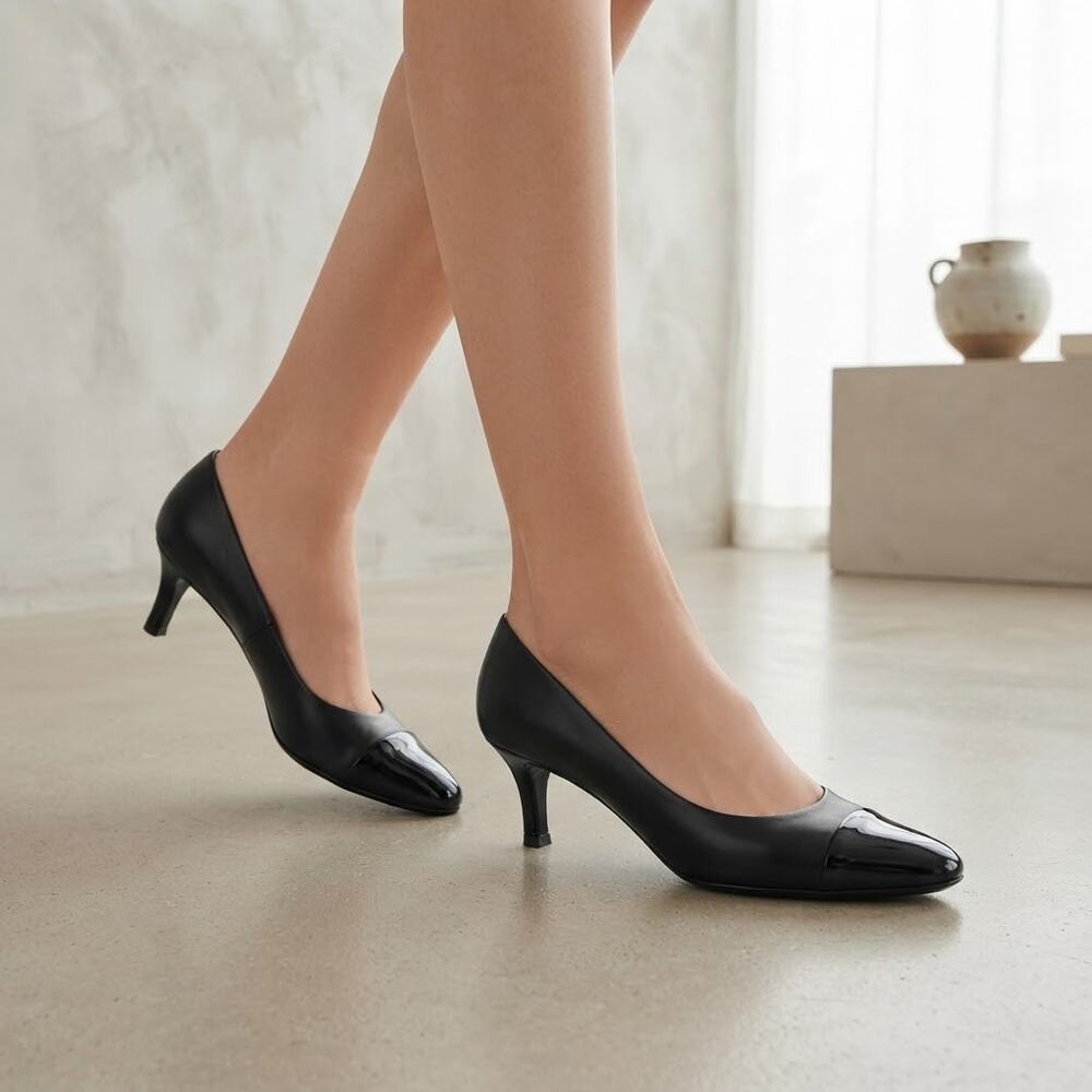 Salvatore Ferragamo black glossy patent leather cap toe low kitten heel size 6.5